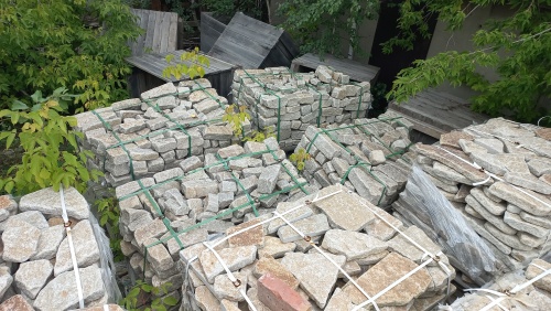 Гранитный плитняк галтованный для мощения купить в Ишимбае