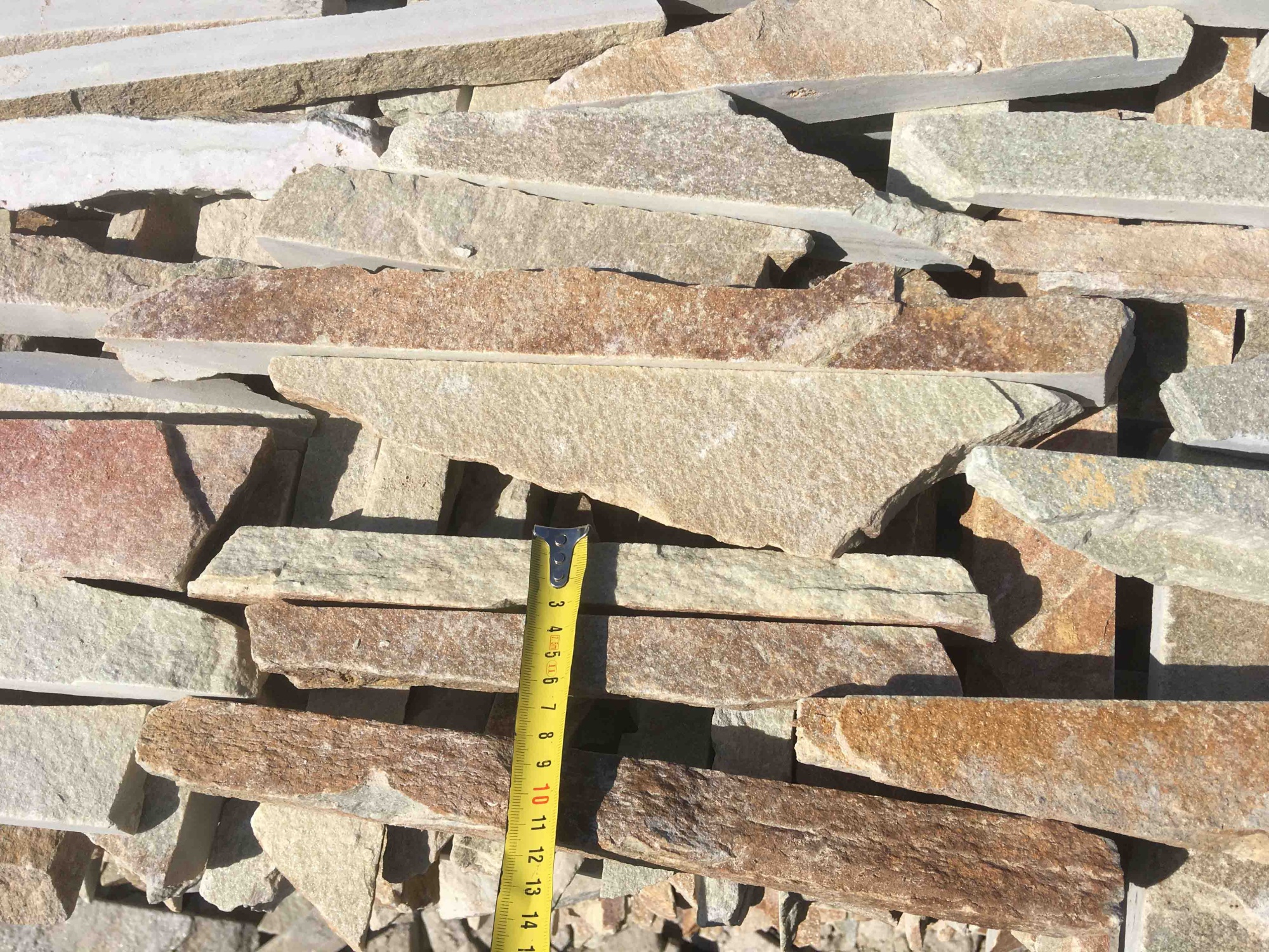 Горбушка златолит золотистый для облицовки купить в Ишимбае