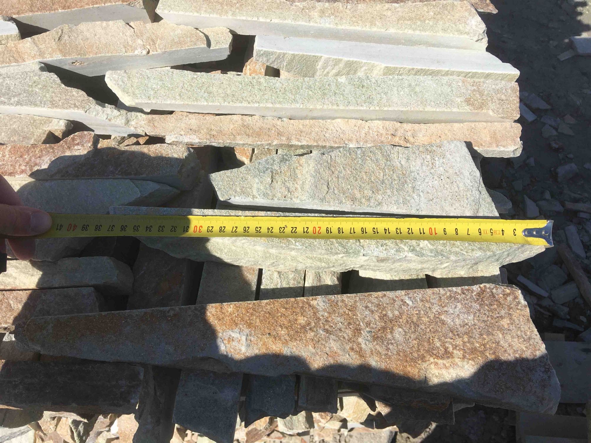 Горбушка златолит золотистый для облицовки купить в Ишимбае