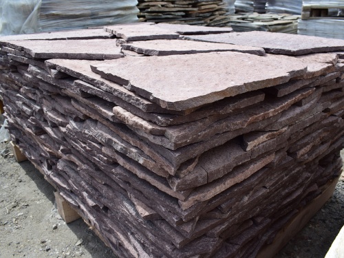 Плитняк лемезит бордовый для облицовки цоколя 20-25 мм  купить в Ишимбае