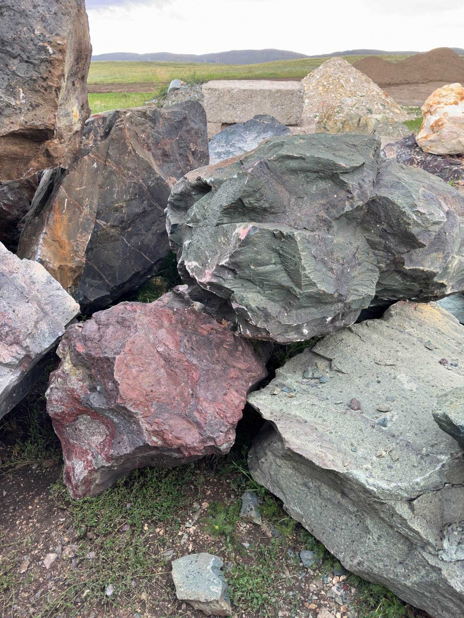 Камни для ландшафтного дизайна зелёные 10-60 килограмм купить в Ишимбае