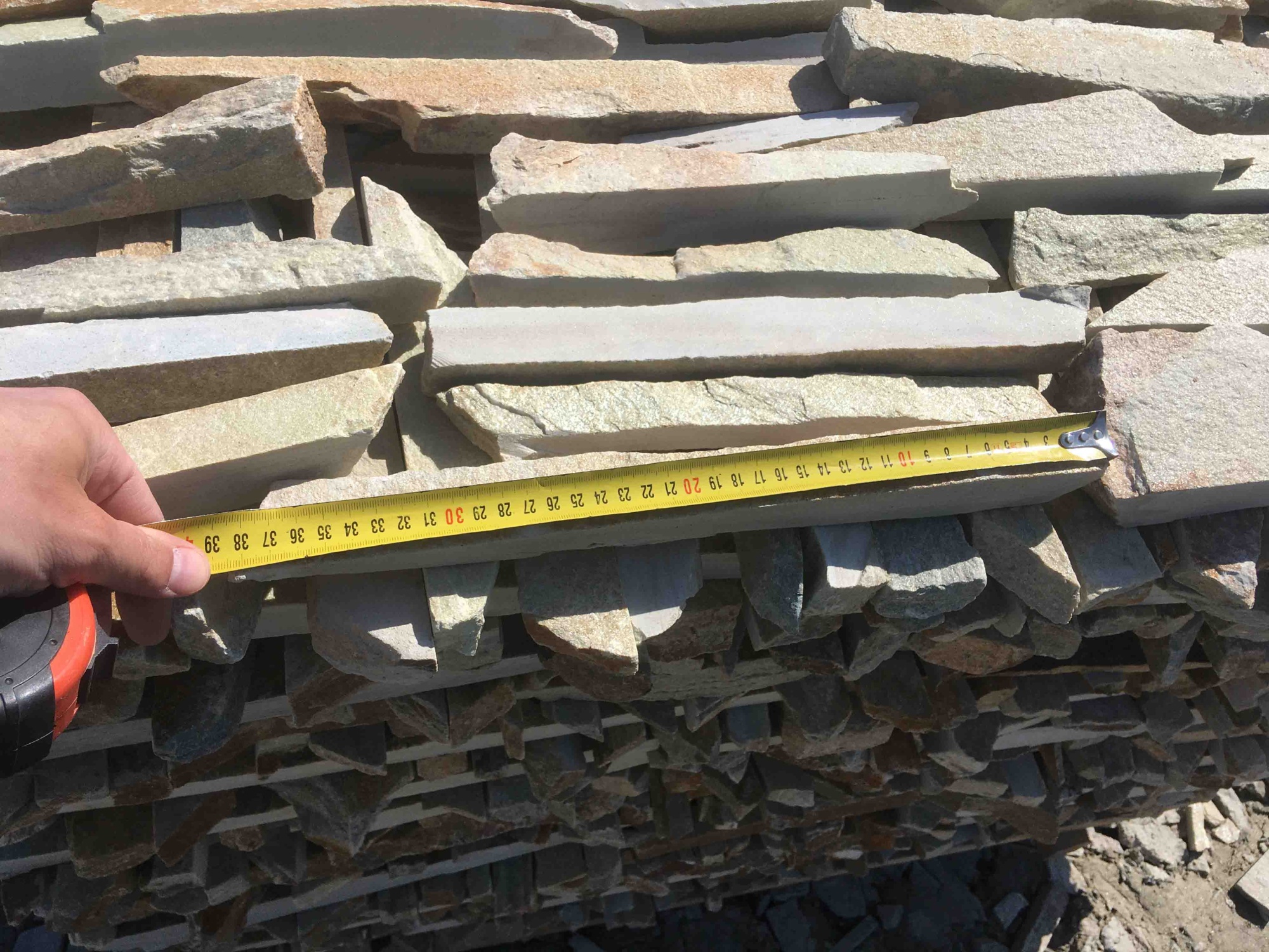 Горбушка златолит золотистый для облицовки купить в Ишимбае