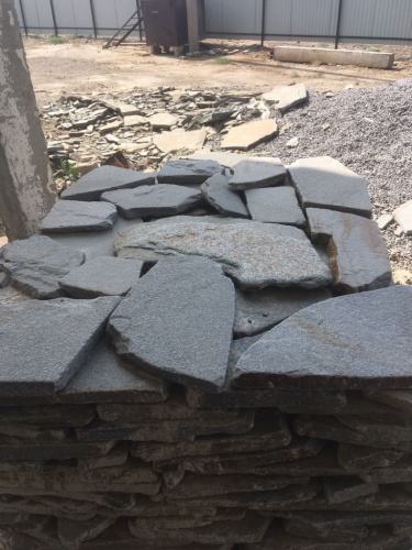 Златолит серебристый галтованный для лестниц купить в Ишимбае